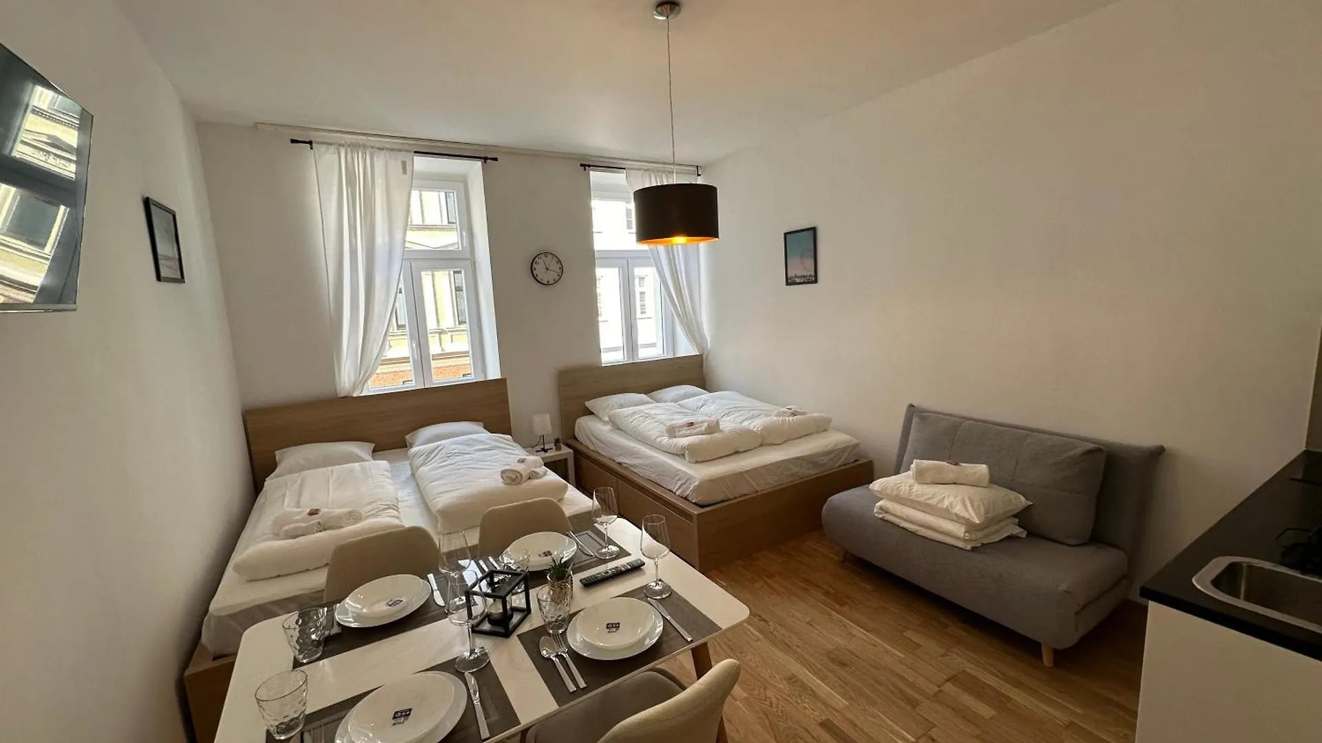 Cozy 5-Person Apartment In Vienna 6