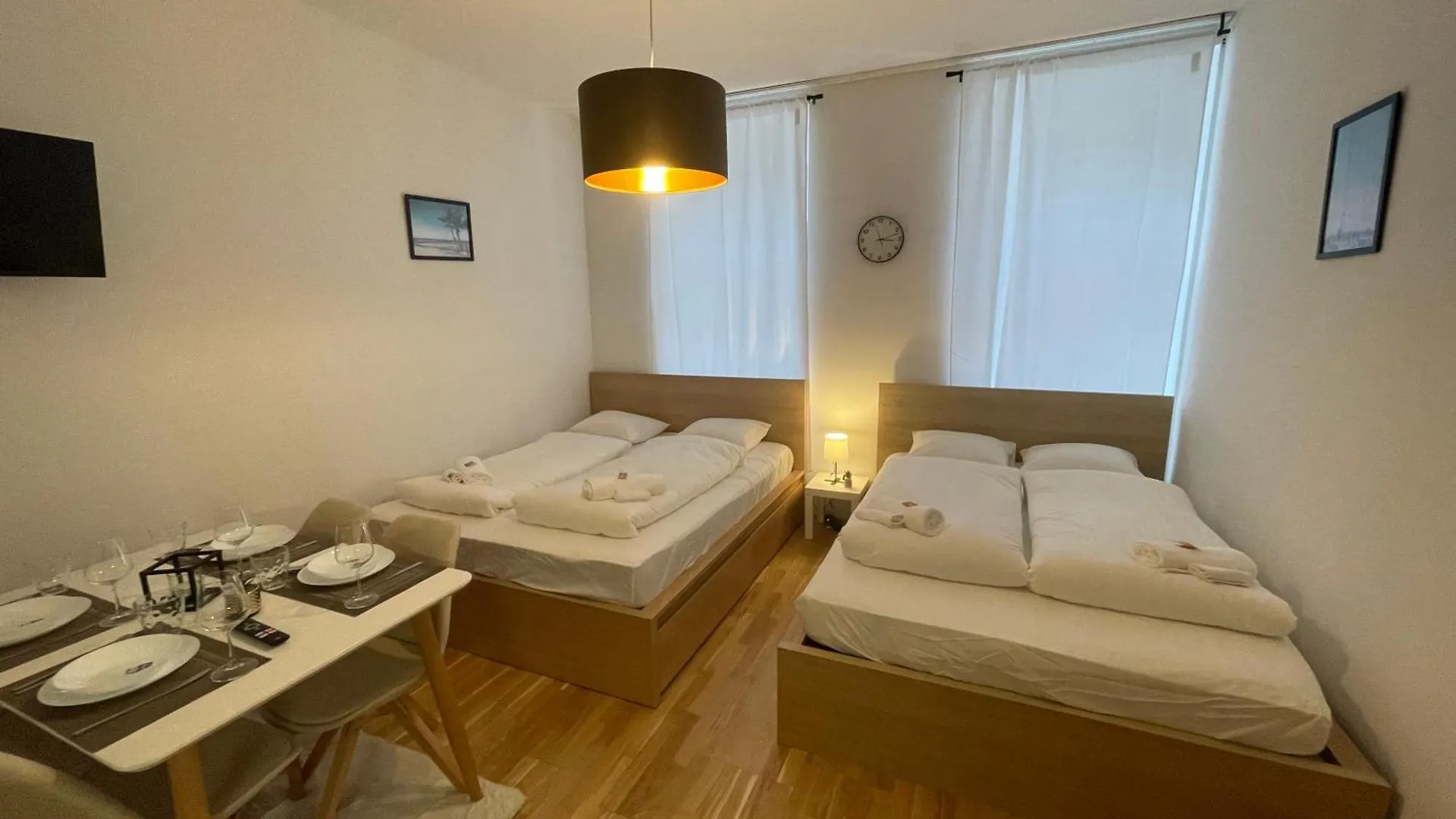 Cozy 5-Person Apartment In Vienna 6