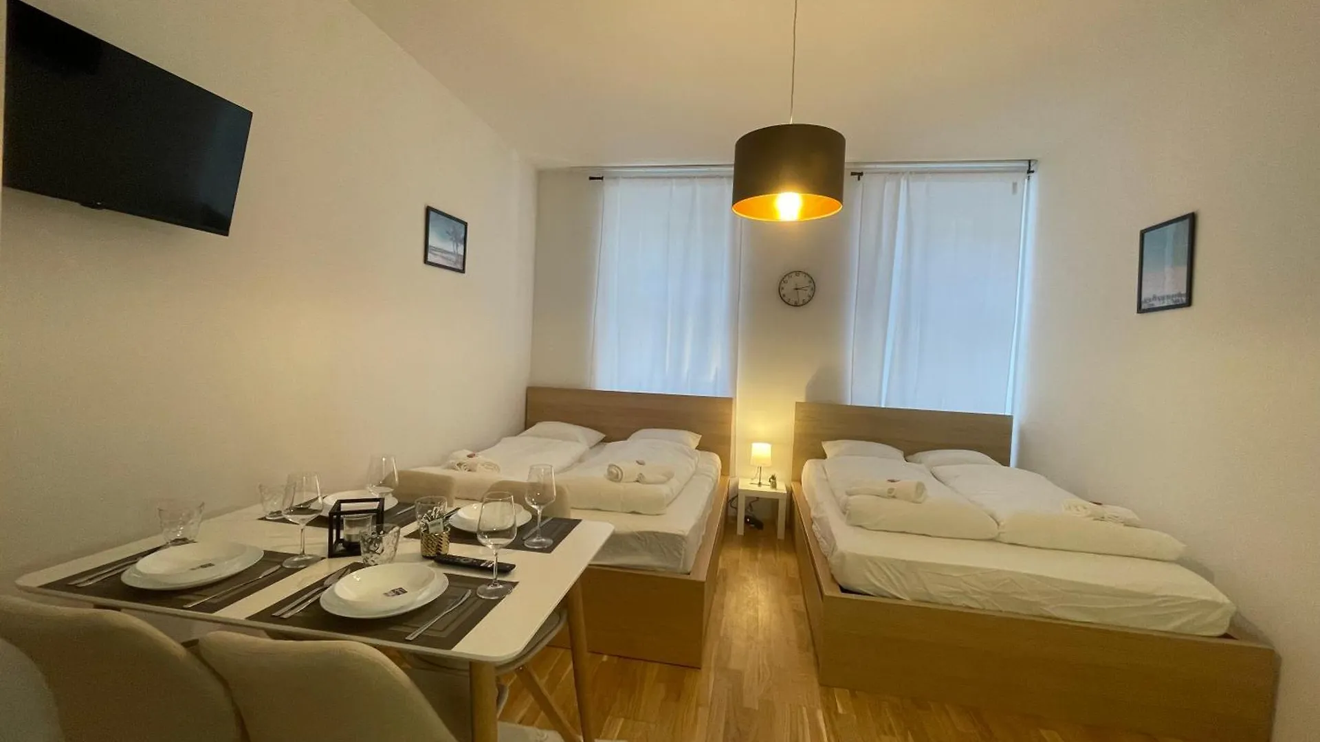 Cozy 5-Person Apartment In Vienna 6